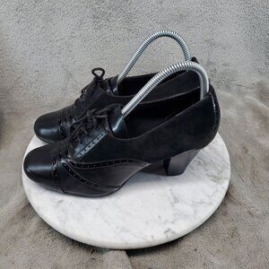 Clarks Shoes Womens Size 8 Black Leather Artisan Dark Academia Brogue Oxford